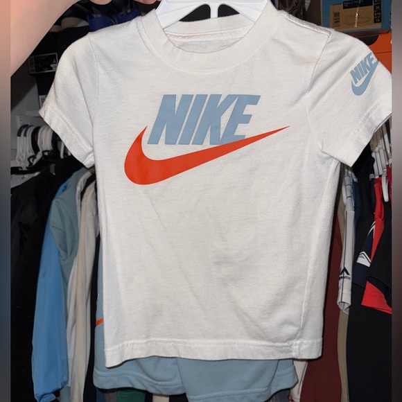 Nike Set - Picture 1 of 2